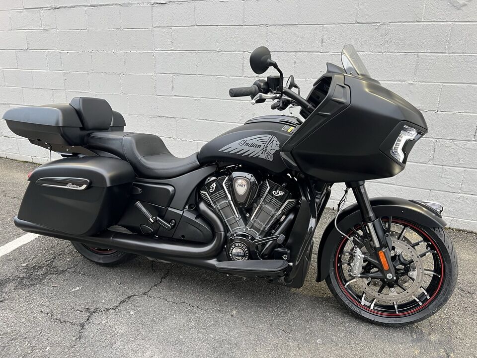 2023 Indian Challenger Dark Horse Quick Release Low Profile Trunk